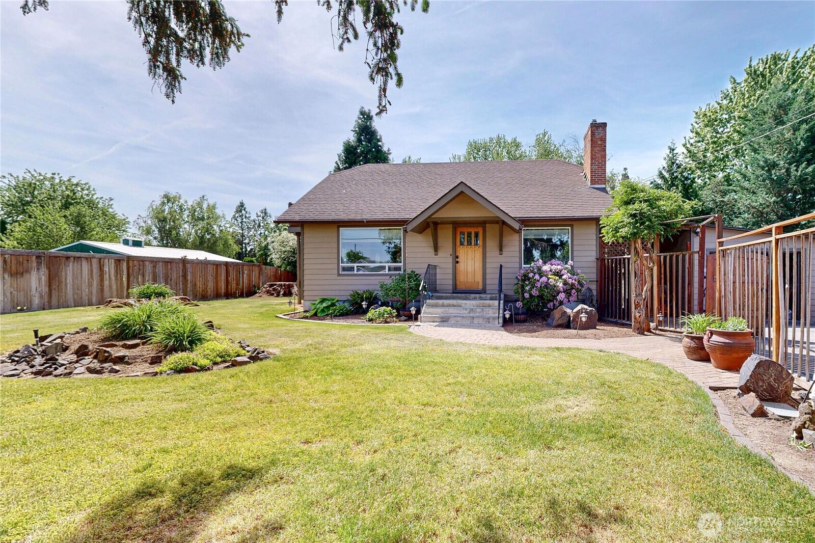 Property Photo:  177  Electric Avenue  WA 99362 