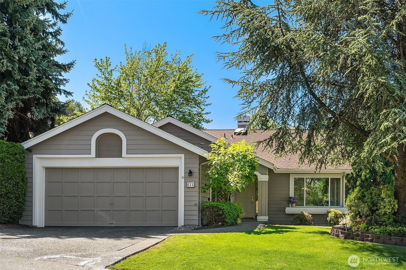 Property Photo:  611 S 32nd Street  WA 98055 