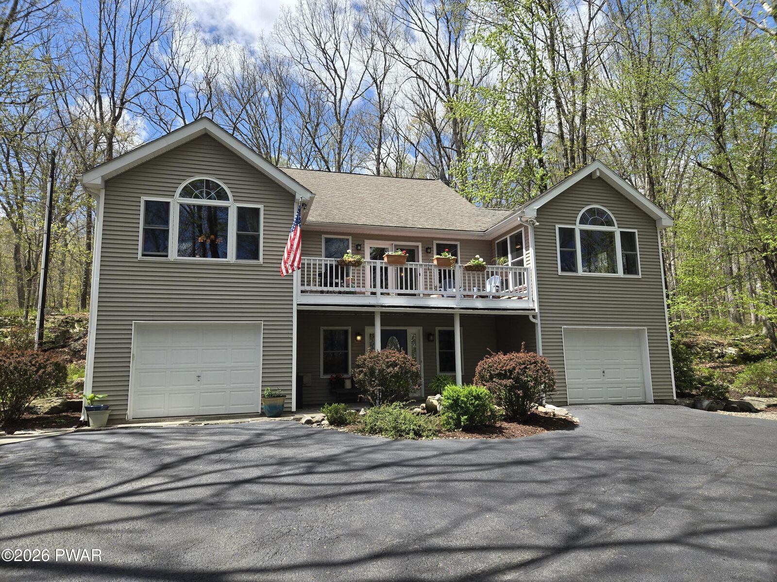 Property Photo:  807 Dogwood Court  PA 18428 