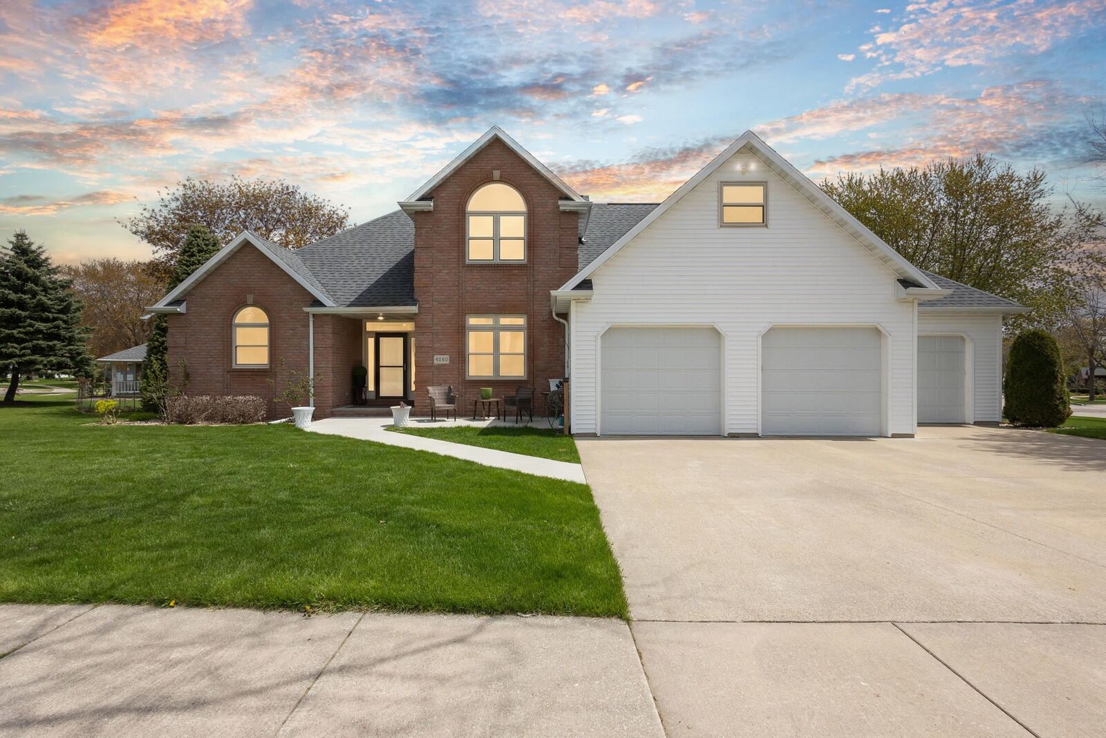 Property Photo:  4240 N Wedgewood Drive  WI 54911 