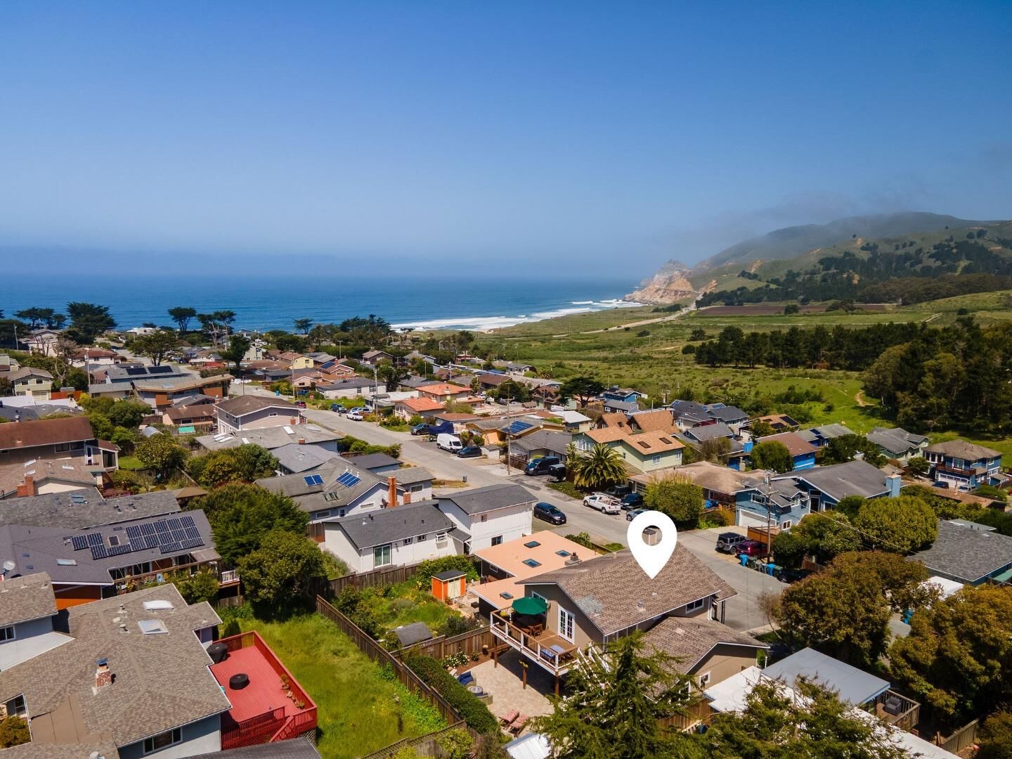 Property Photo:  468 4th Street  CA 94037 