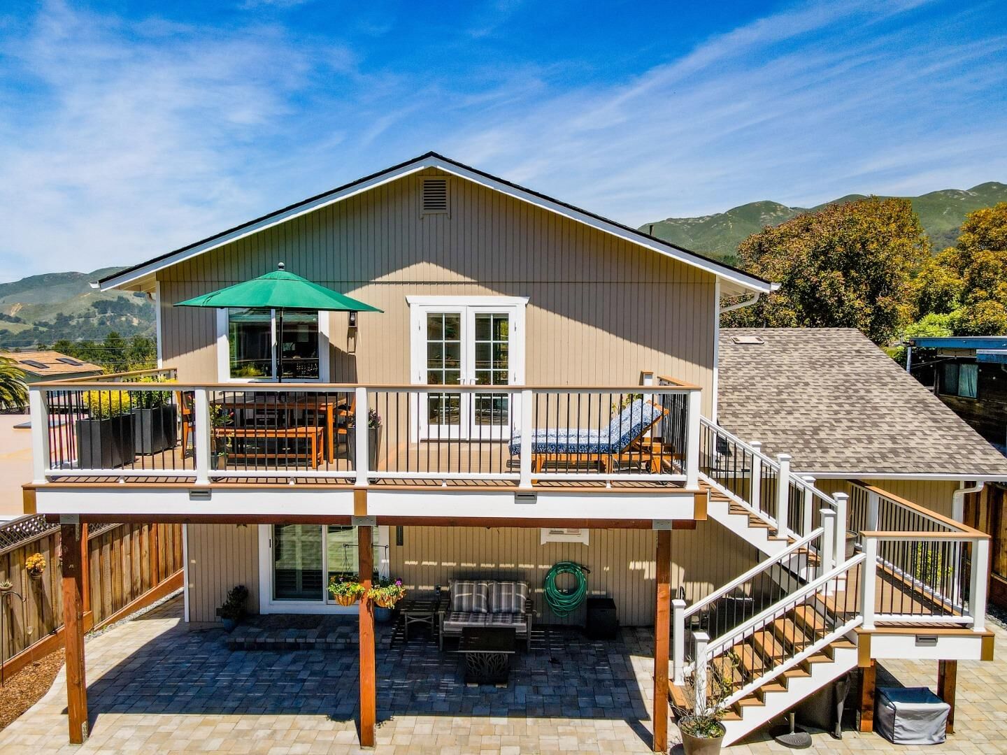 Property Photo: 468 4th Street CA 94037