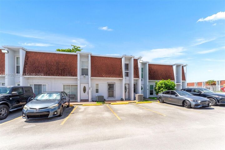 Property Photo:  606 NW 107th Ave 9B  FL 33172 