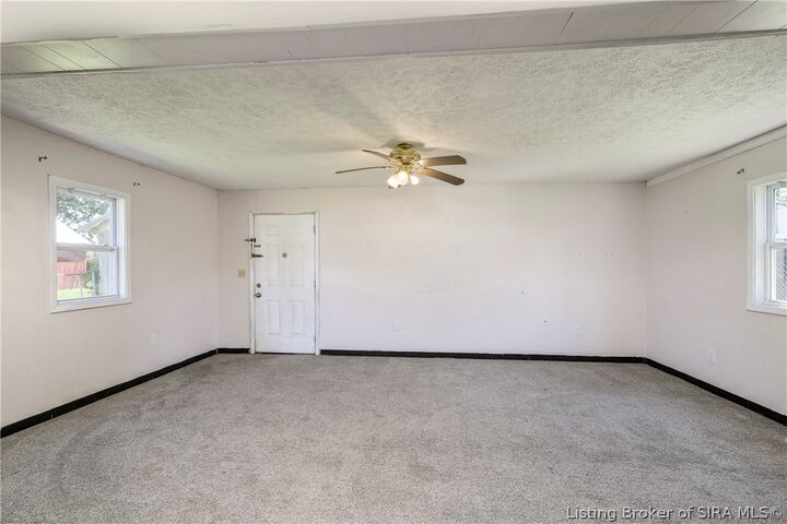 Property Photo:  2112 E Market Street  IN 47150 