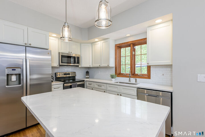 Property Photo:  4 Crystal Lane  CT 06492 
