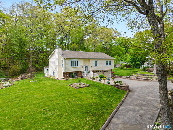 Property Photo:  16 Kings Highway  CT 06335 