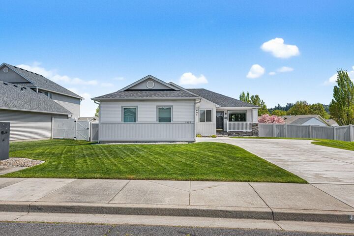 Property Photo: 1925 S St Charles Rd WA 99037