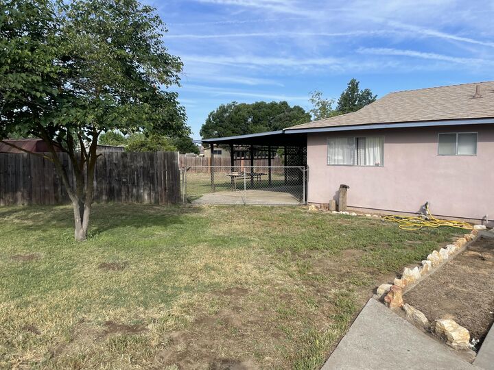 Property Photo:  374 W Ponderosa Street  CA 93223 