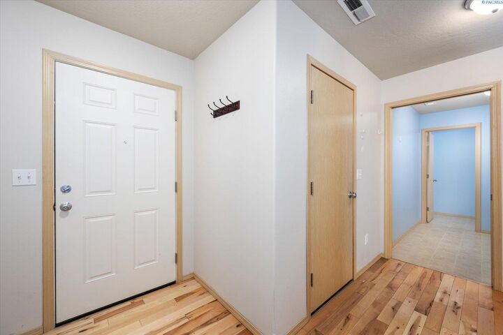 Property Photo:  2553 Jason Loop  WA 99352 