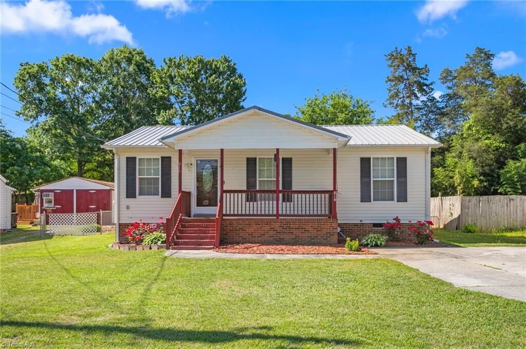 Property Photo:  810 Arthur Avenue  NC 27263 