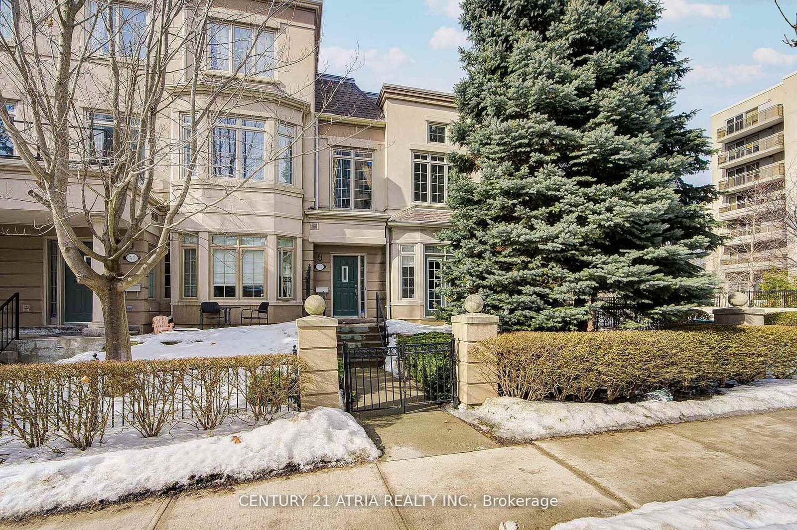 Property Photo:  17 Barberry Place Th117  ON M2K 3E2 