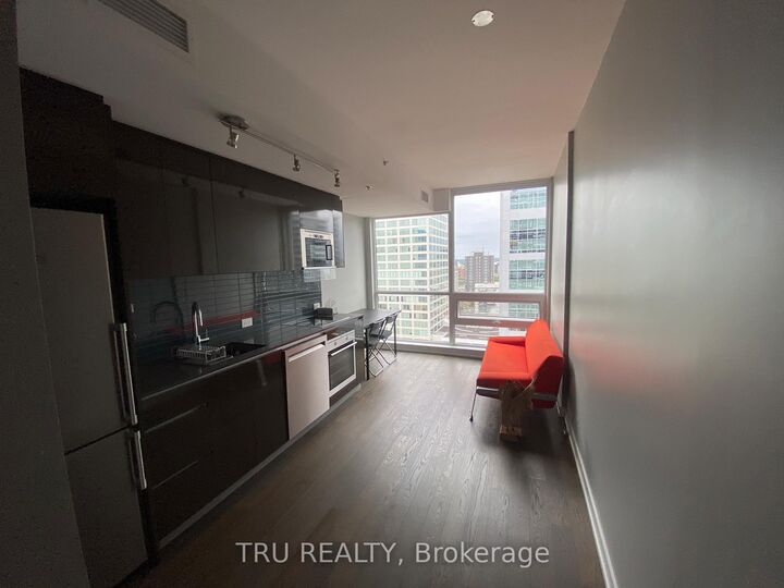 Property Photo: 199 Slater Street 1605 ON K1P 0C8