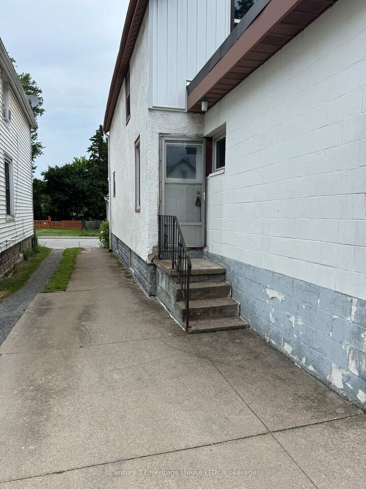 Property Photo: 4688 Ryerson Crescent ON L2E 1E5