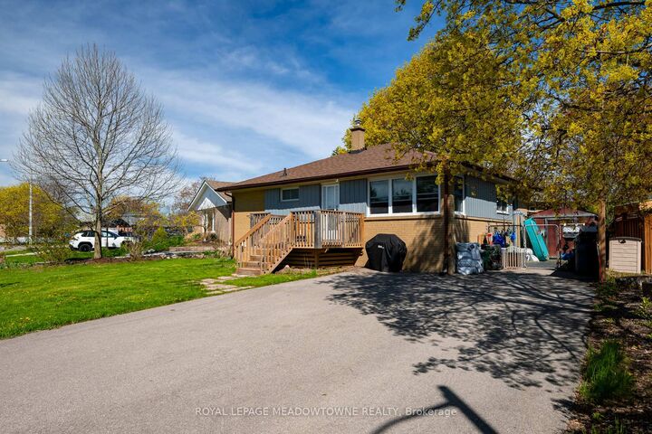 Property Photo:  169 Longfield Road  ON L7J 2K7 
