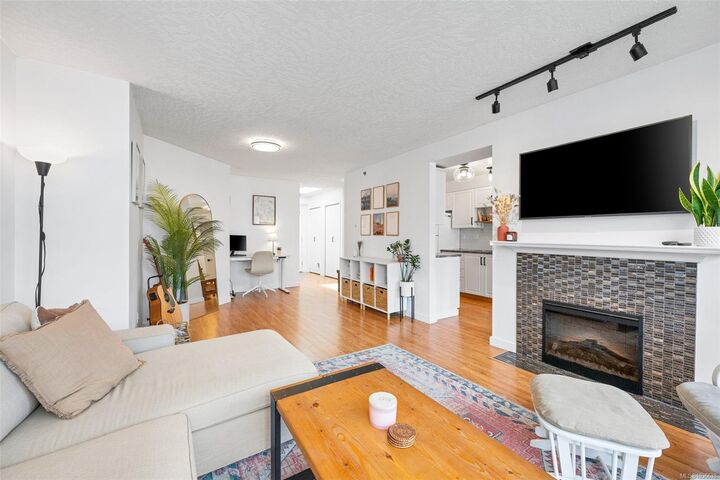 Property Photo:  520 Dunedin St 409  BC V8T 2L6 