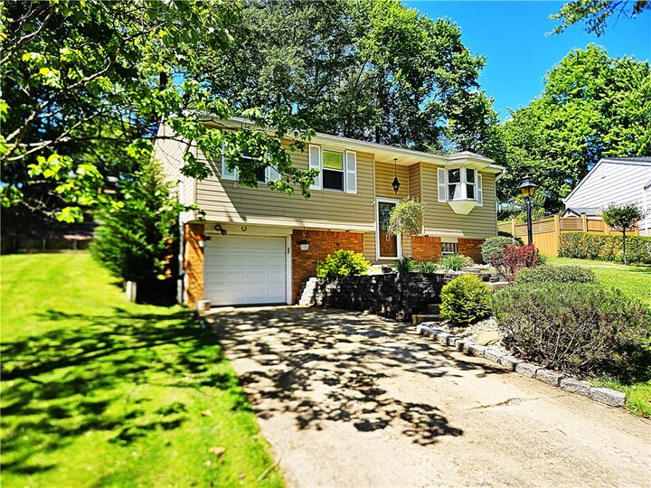 Property Photo: 322 Chelsea Dr PA 15601