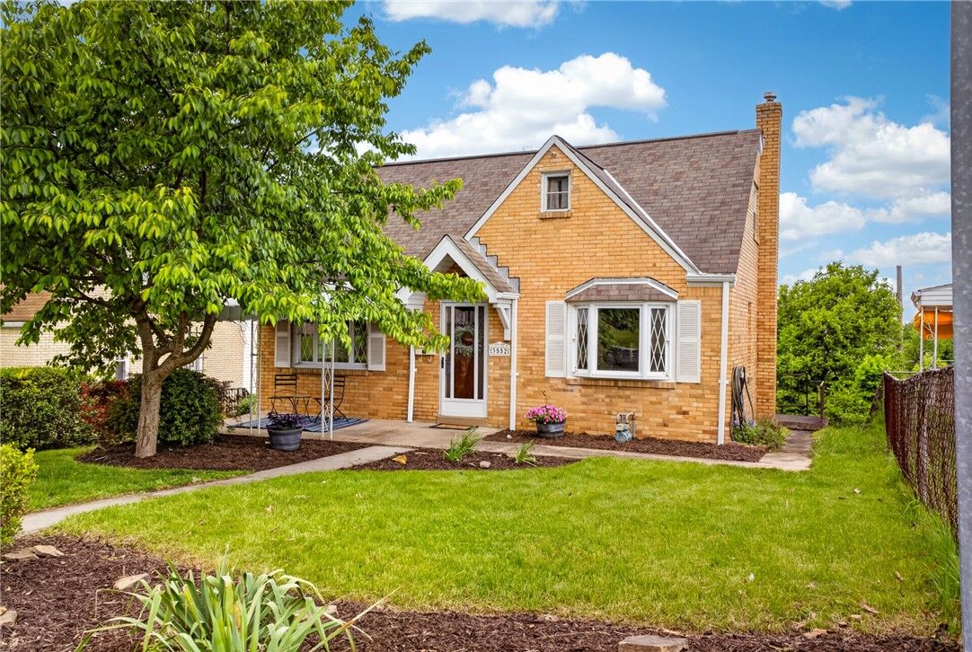 Property Photo:  3552 Middleboro Rd  PA 15234 