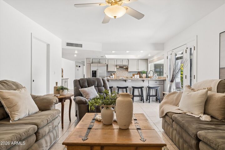Property Photo: 857 E Coral Gables Drive AZ 85022