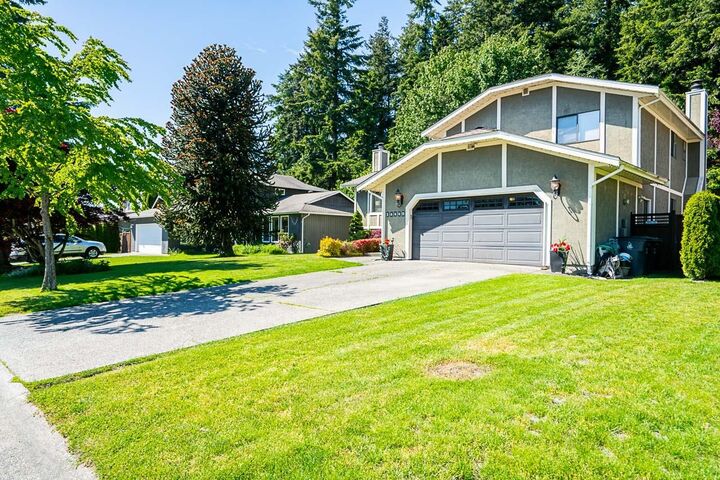 Property Photo: 14449 19A Avenue BC V4A 6X3