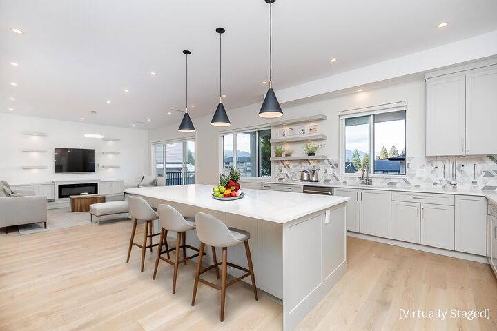 Property Photo: 897 Cottonwood Avenue BC V3J 2S9