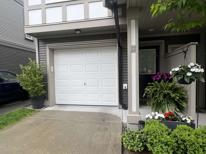 Property Photo: 30989 Westridge Place 67 BC V2T 0E7