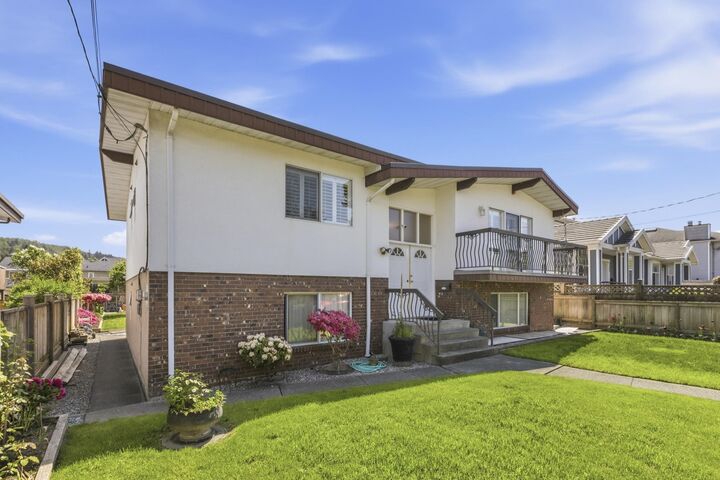 Property Photo: 1108 Cliff Avenue BC V5A 2J7