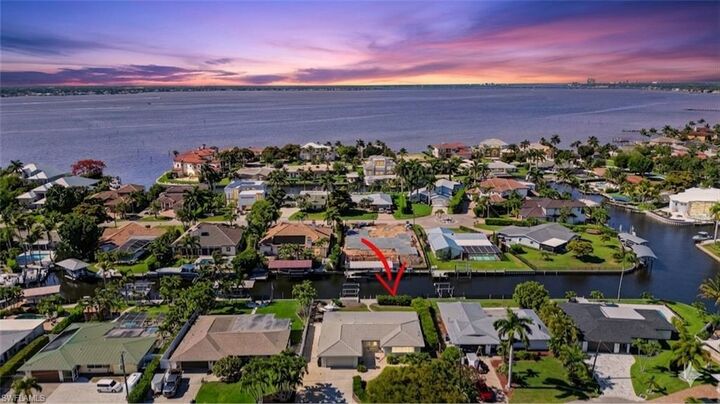 Property Photo: 397 Parkway Ct FL 33919