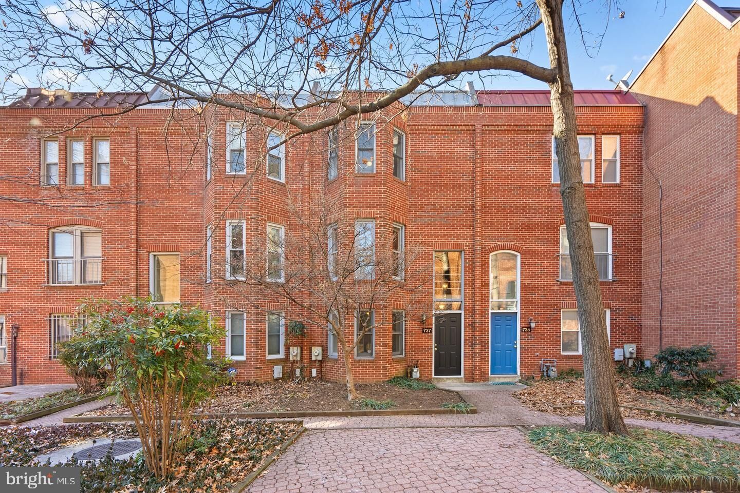 Property Photo:  737 3rd Street NE  DC 20002 