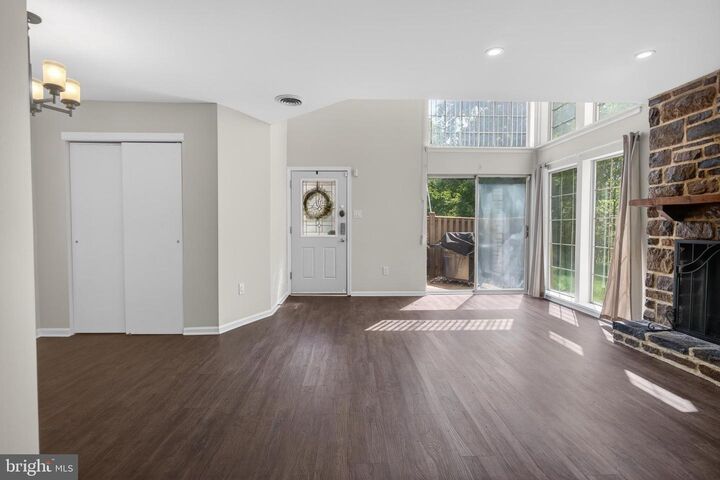 Property Photo:  31 Brookside Court  PA 19044 