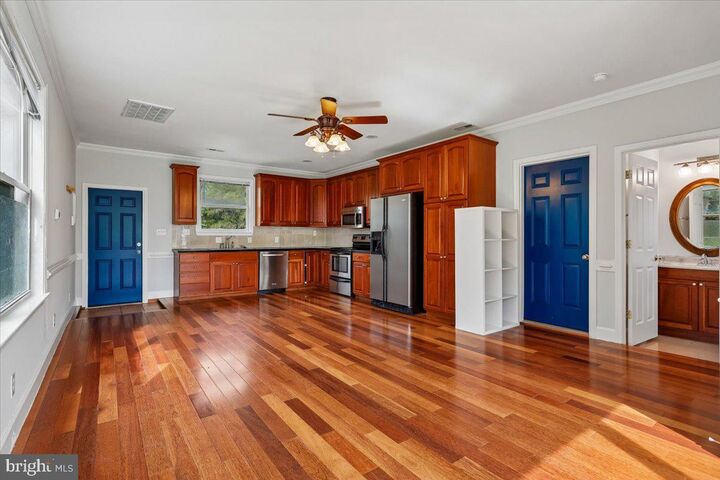 Property Photo:  15125 Braddock Road Studio Apartment  VA 20120 