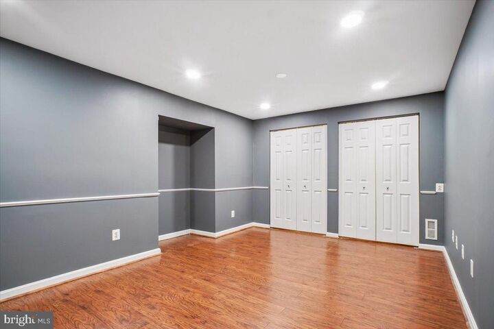 Property Photo:  27 S Floyd Street  VA 22304 