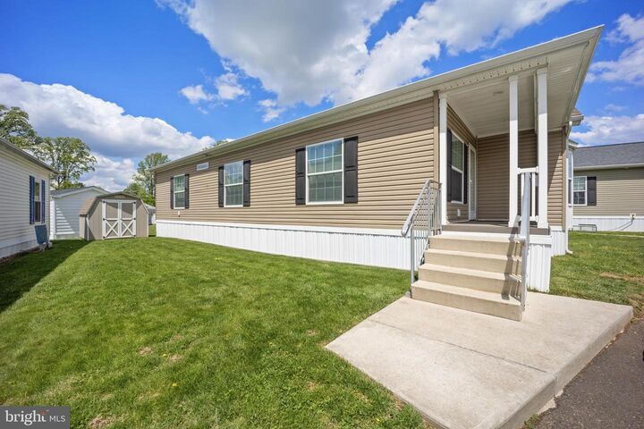 Property Photo: 2304 Brownsville Road G-09 PA 19053