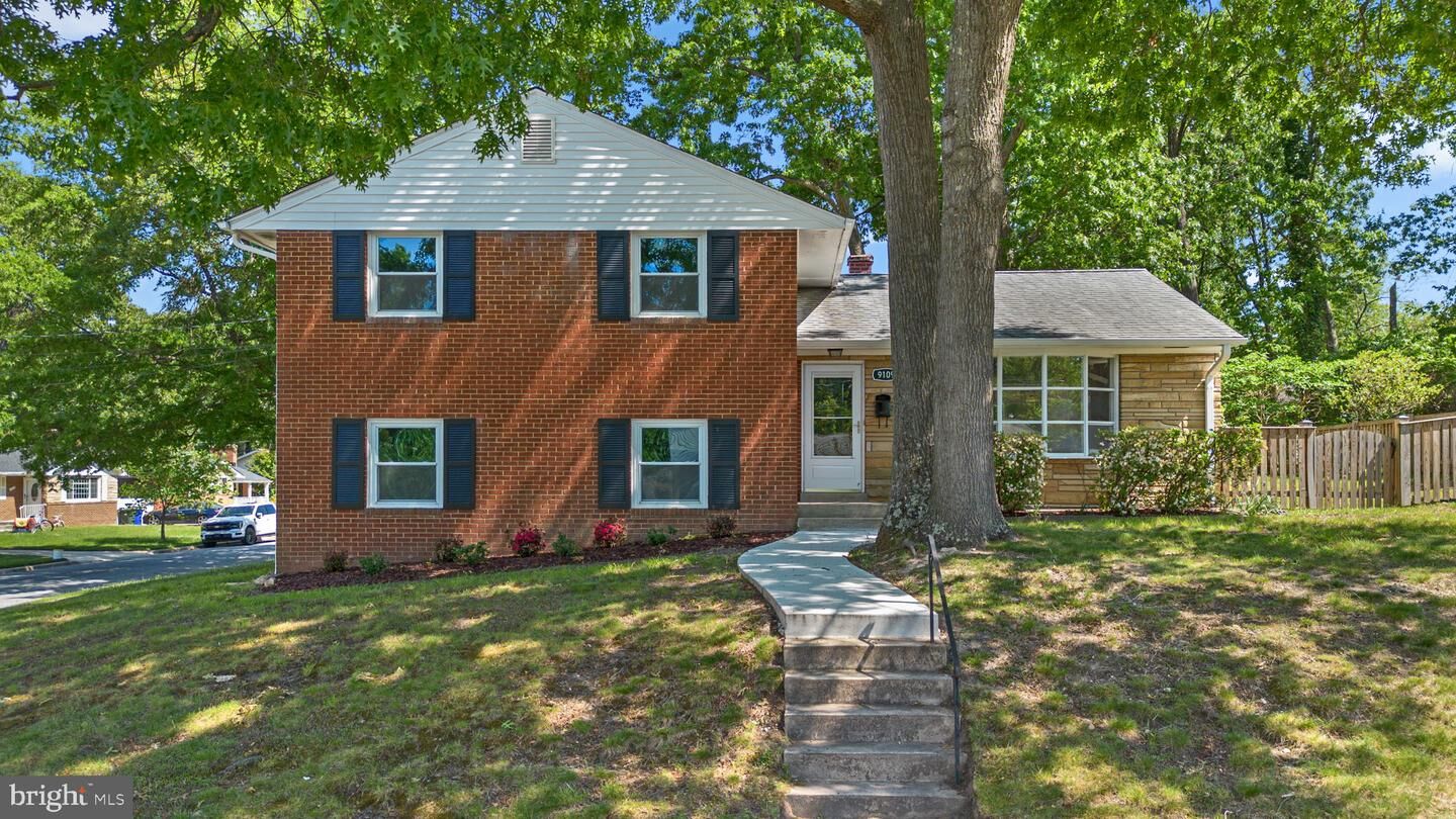 Property Photo:  9109 Drake Place  MD 20740 