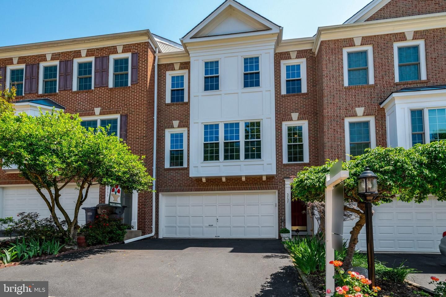 Property Photo:  5757 Governors Pond Circle  VA 22310 