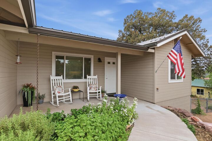 Property Photo: 811 W Cherry Street AZ 85541