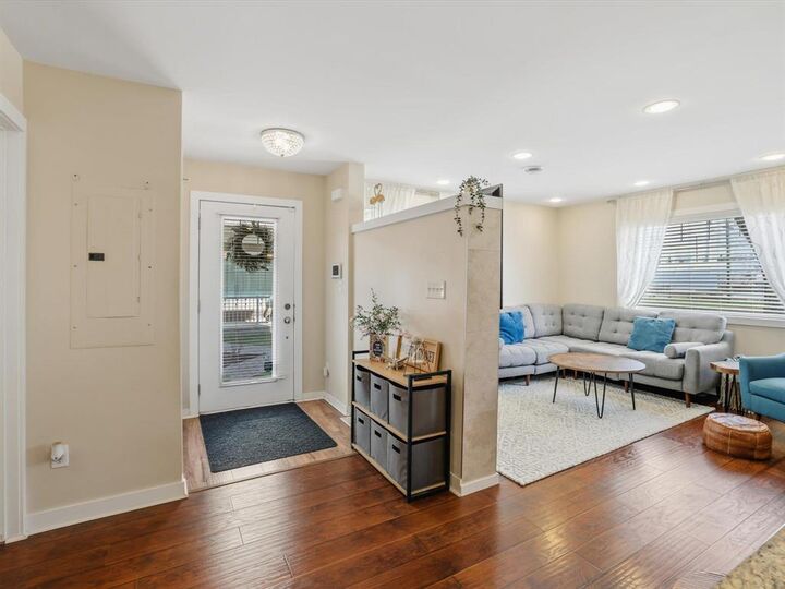 Property Photo:  445 Pandora Avenue  MB R2C 5P4 