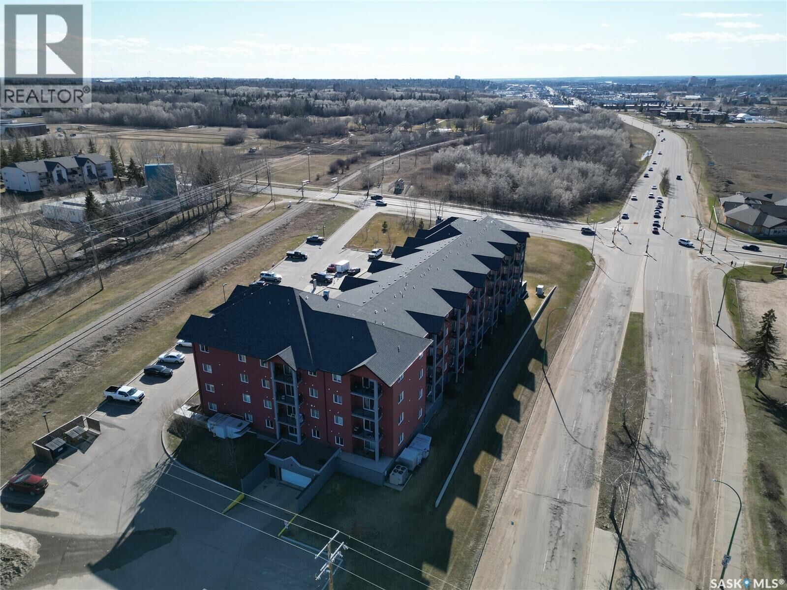 Property Photo:  401 1501 15th Street E  SK S6V 4C4 