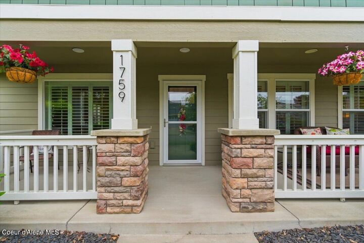 Property Photo:  1759 N Wolfe Penn St  WA 99019 