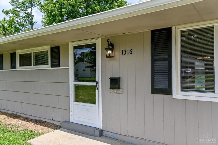 Property Photo:  1316 Landis Lane  OH 45231 