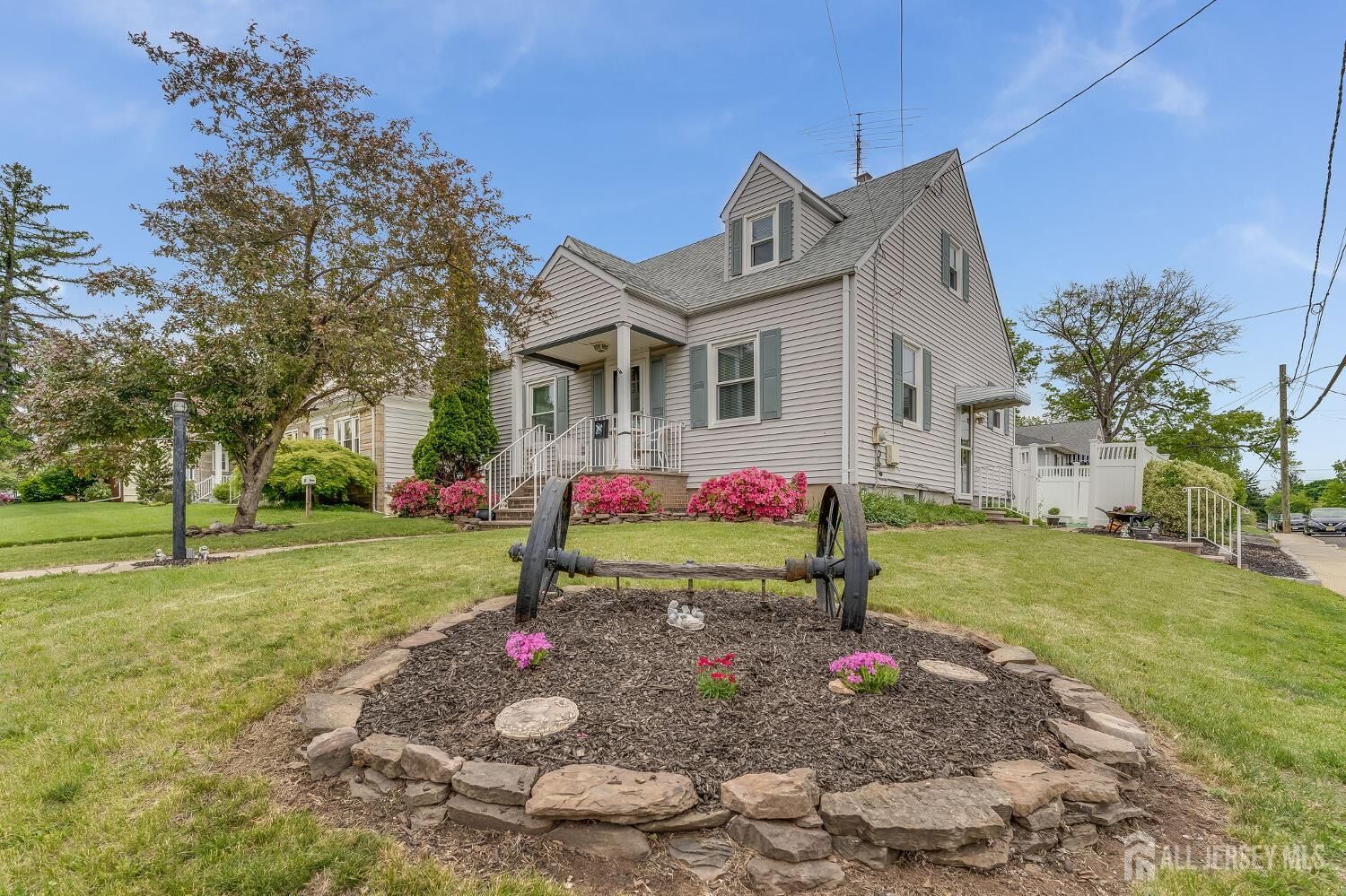 Property Photo:  38 Eastern States Parkway  NJ 08876 