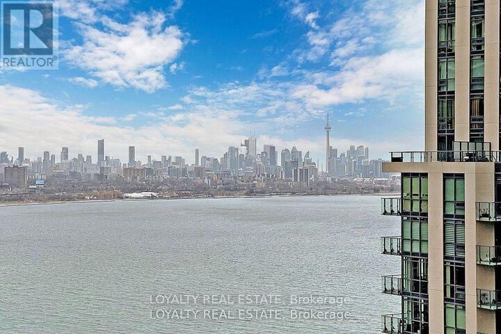 Property Photo:  70 Annie Craig Drive 2602  ON M8V 0C4 