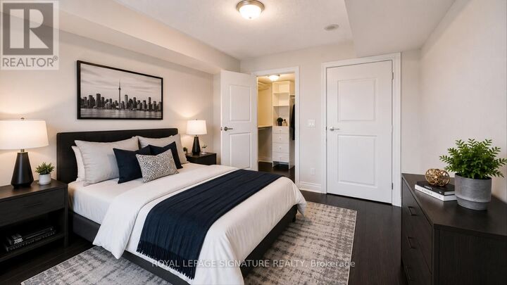 Property Photo:  28 Ted Rogers Way 1810  ON M4Y 2J4 