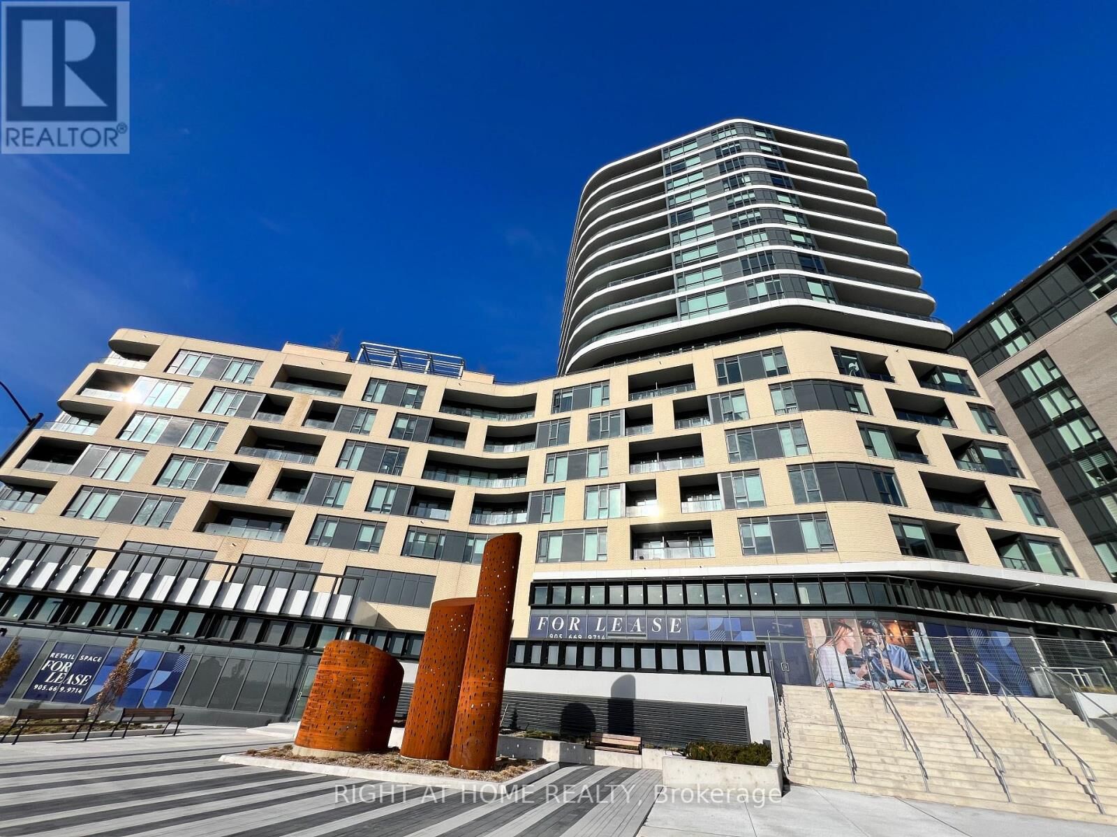 Property Photo:  120 Eagle Rock Way  ON L6A 5C2 
