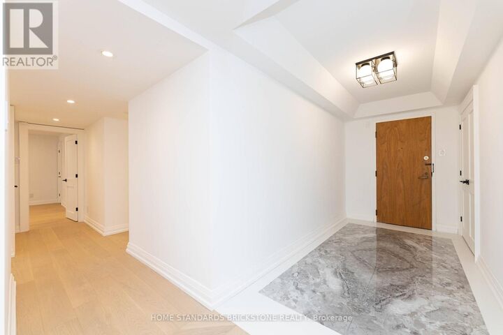 Property Photo:  61 St Clair Avenue West 805  ON M4V 2Y8 