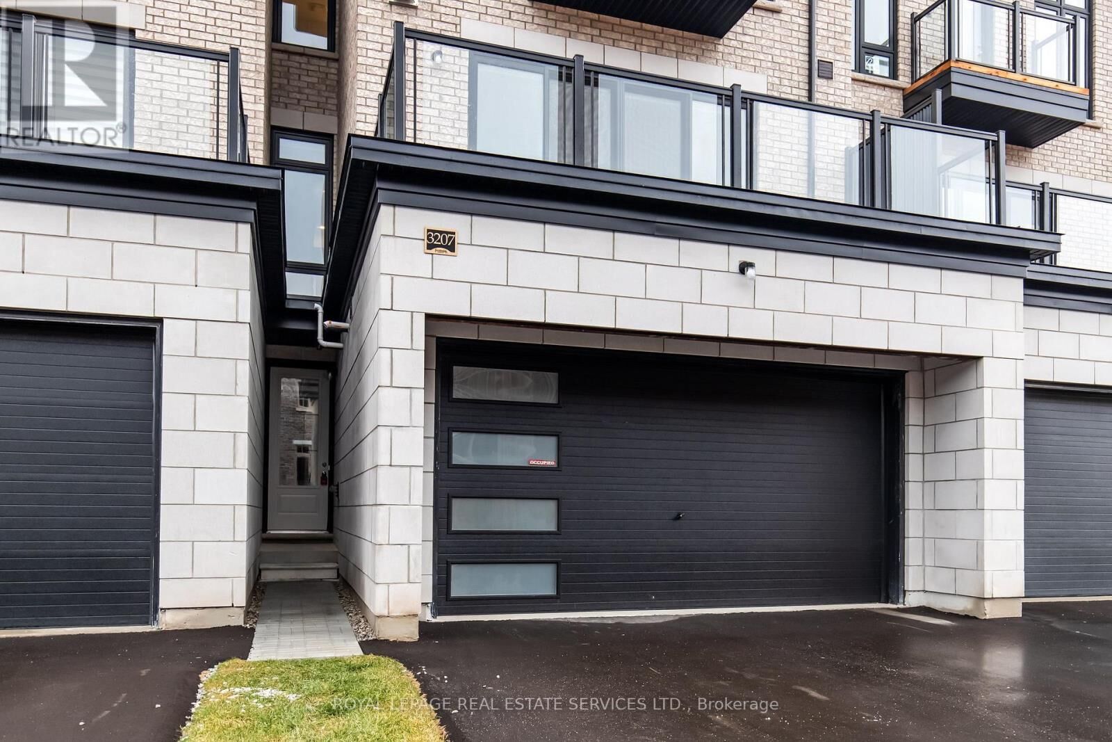 Property Photo:  3207 Sixth Line Unit 2  ON L6H 0V8 