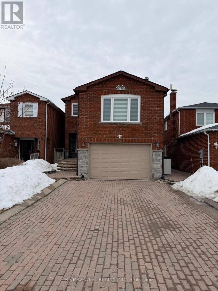 Property Photo:  82 Woodcroft Lane Basement  ON L4L 6T1 