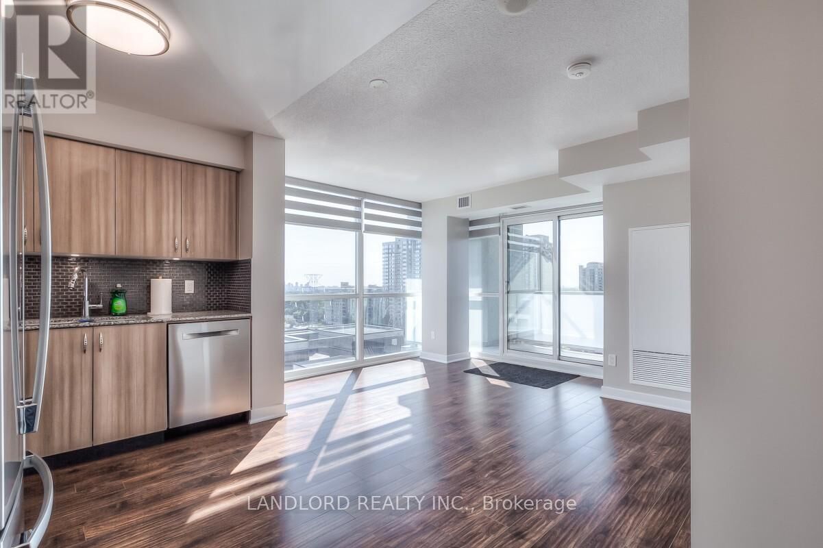 Property Photo:  5740 Yonge Street 1409  ON M2M 0B1 