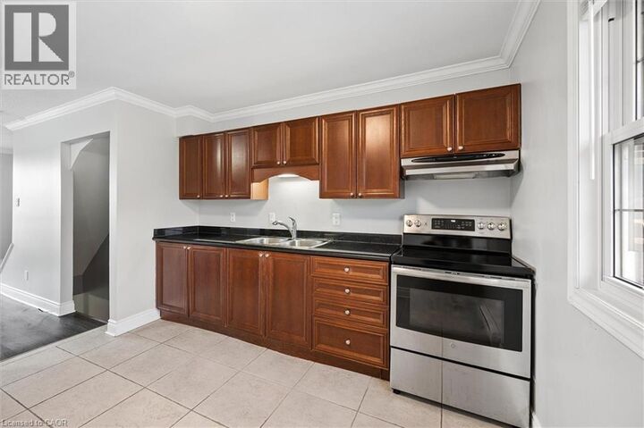 Property Photo:  47 Blandford Street 4  ON N4S 7H7 