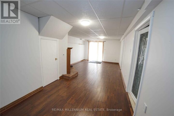 Property Photo:  8 Dalzell Avenue  ON L6Z 2C5 