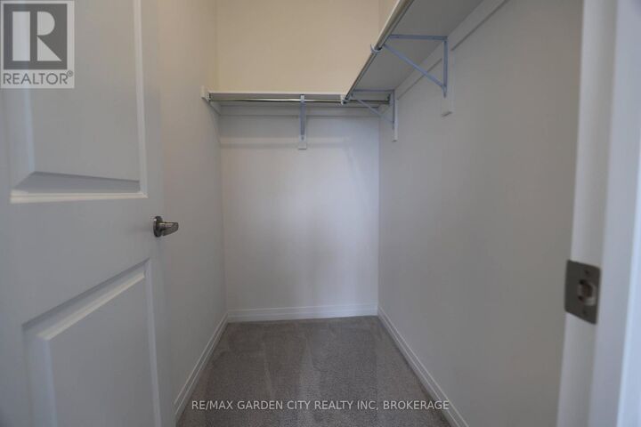 Property Photo:  12 Sidney Rose Common  ON L2T 0B3 